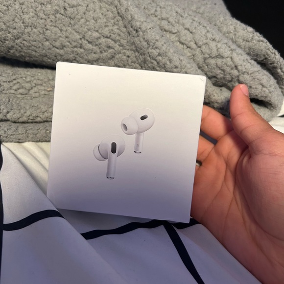 Apple White Wireless Earbuds